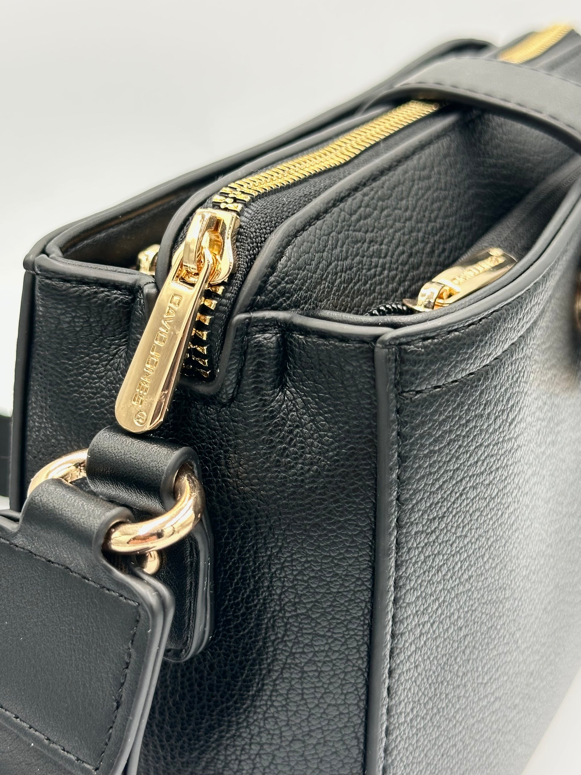 Soirose David Jones Women’s Black Crossbody Handbag – Stylish Everyday Fashion Bag (SM7437A)