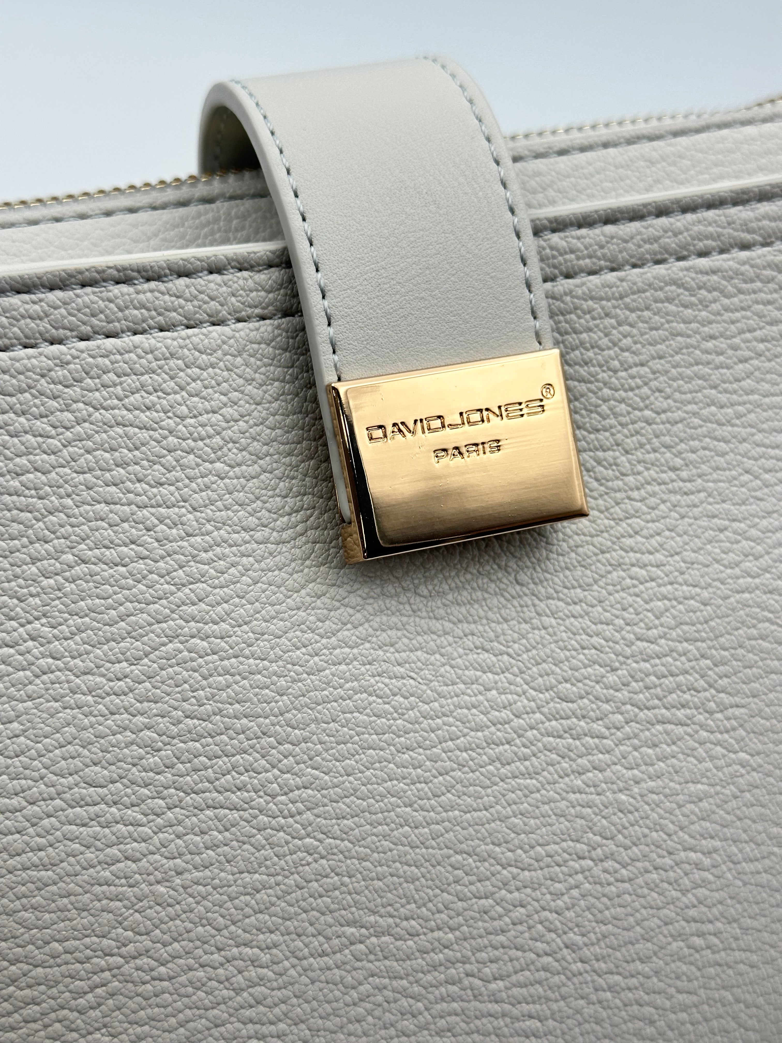David Jones Crossbody Bag – Elegant Everyday Essential