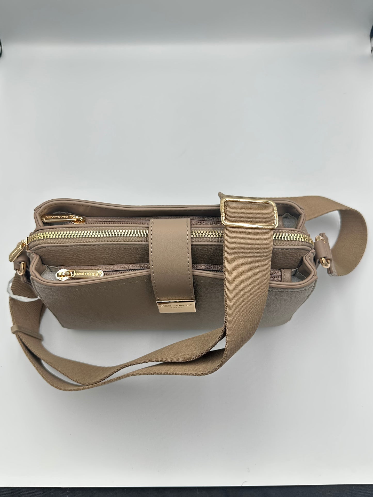 Soirose David Jones Women’s Warm Taupe Crossbody Handbag – Stylish Everyday Fashion Bag (SM7437A)